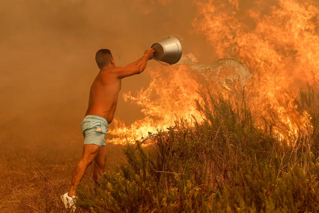erdőtűz, portugália, Odemira, katasztrófa, környezet, vészhelyzet, menekítés, evakuálás, 2023. 08. 07. 