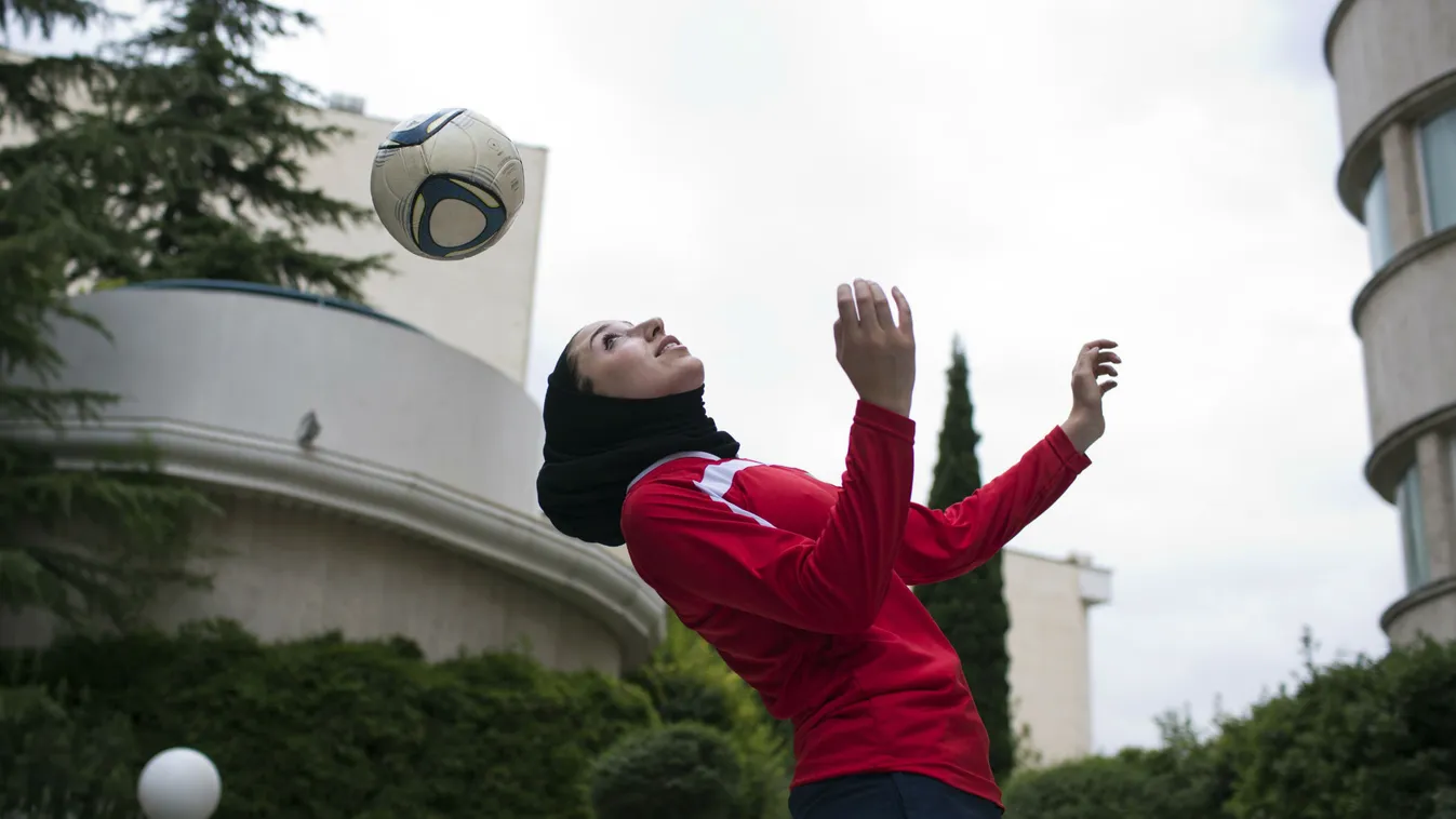 iráni női foci, válogatott, Katayoun Khosrowyar 