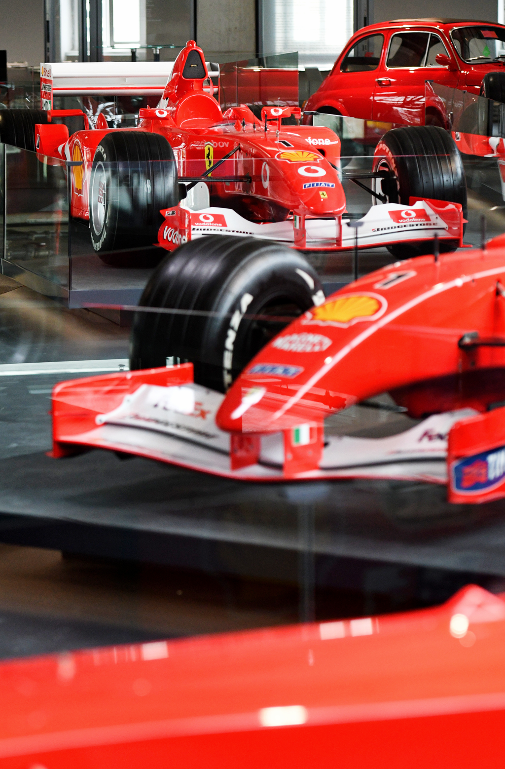 Forma-1, Michael Schumacher autógyűjteménye, Motorworld, Ferrari F2001, Ferrari F2002 