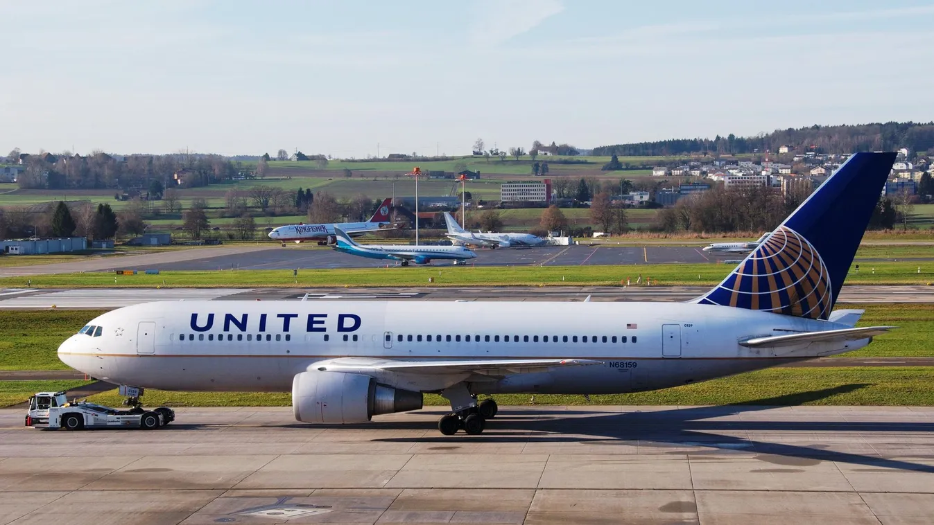 United Boeing 767 