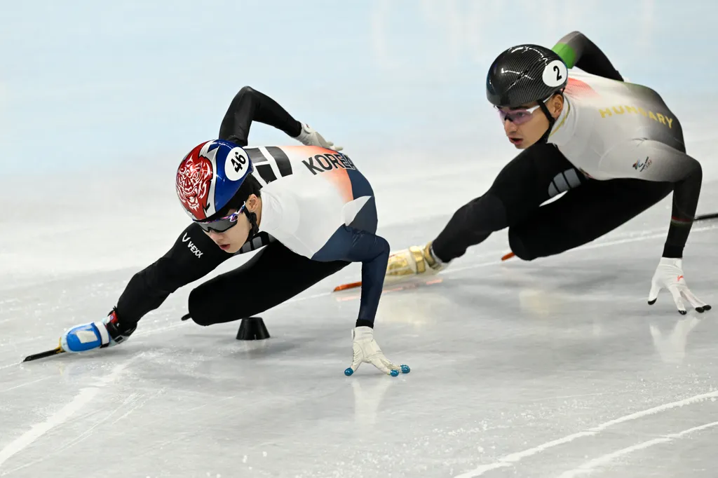 téli olimpia 2022, peking, gyorskorcsolya,korcsolya, férfi, 1500m, 1500, méter, elődöntő 