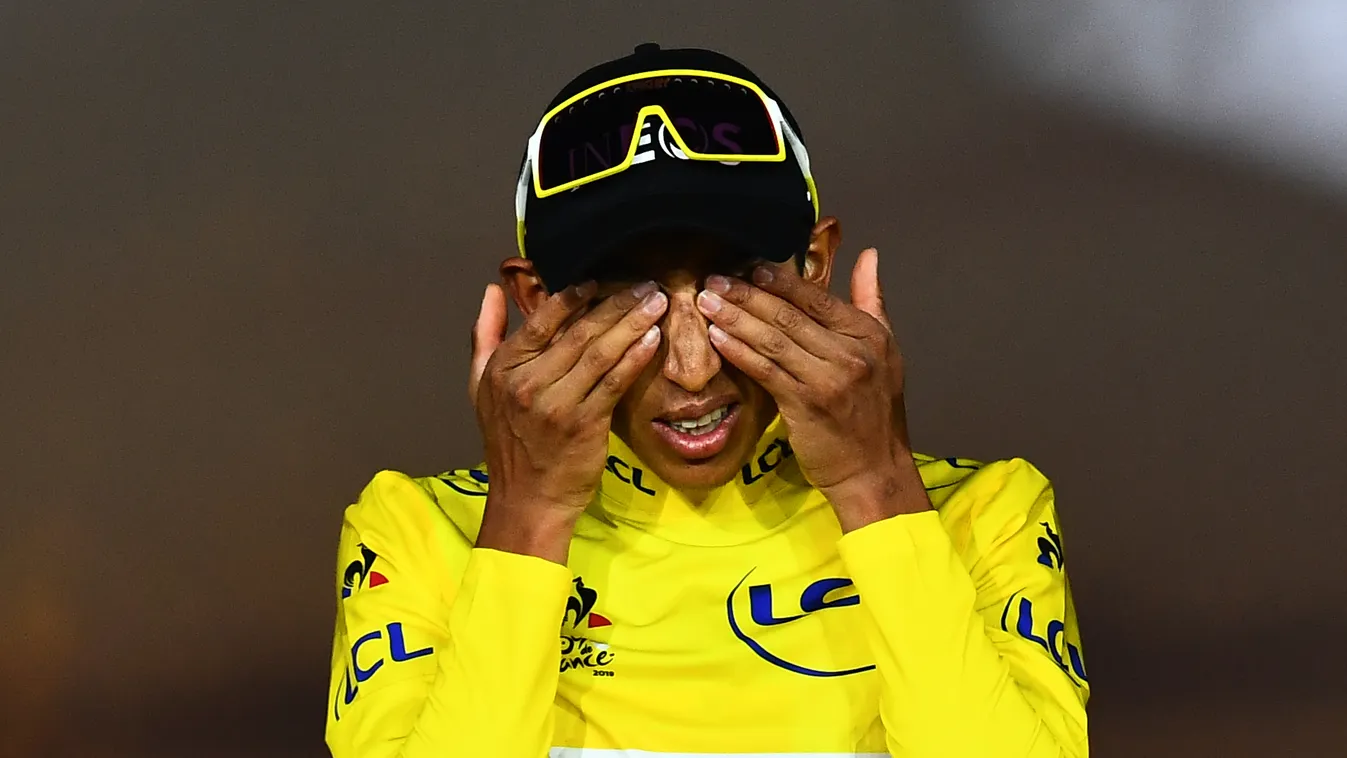 cycling TOPSHOTS Horizontal TOUR DE FRANCE PODIUM BUST IN TEARS HAND ON FACE 
