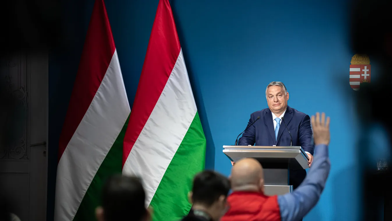 Orbán Viktor, Kormányinfó 