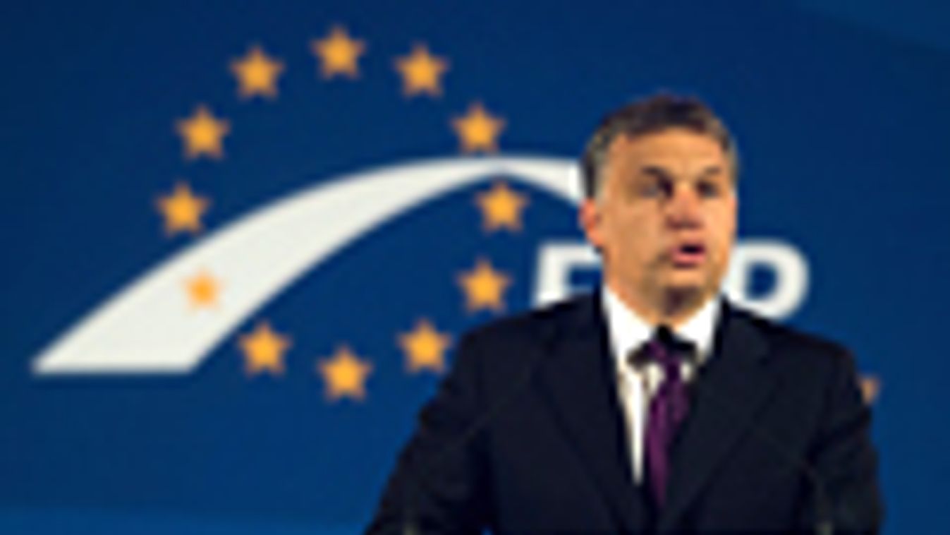 Orbán Viktor miniszterelnök felszólal az Európai Néppárt tisztújító kongresszusán, a bukaresti parlament épületében 2012. október 18-án