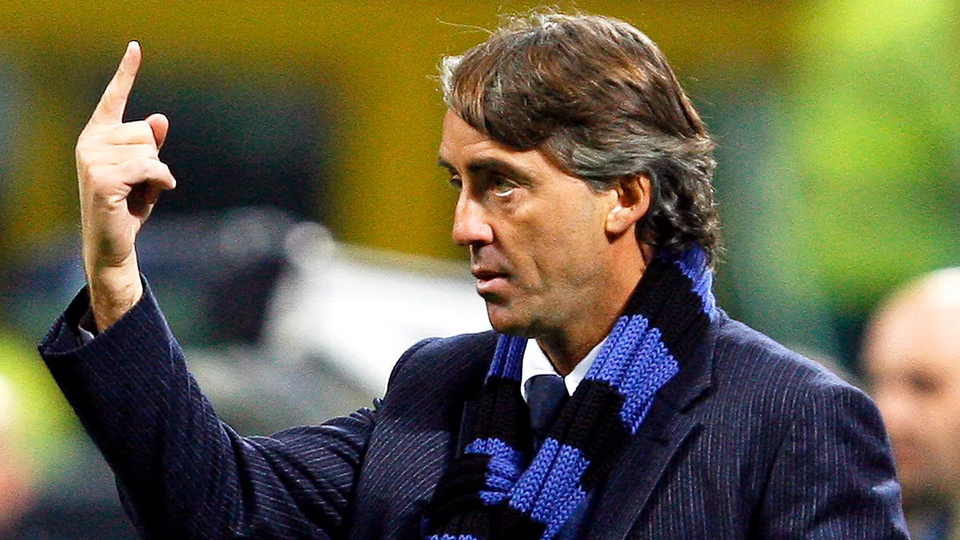 Milánó, 2014. november 14.
2007. november 7-én készült kép Roberto Manciniről, az olasz Internazionale labdarúgócsapat vezetőedzőjéről az orosz CSZKA Moszkva elleni Bajnokok Ligája mérkőzésen a milánói  Meazza Stadionban. 2014. november 14-én az Internazi