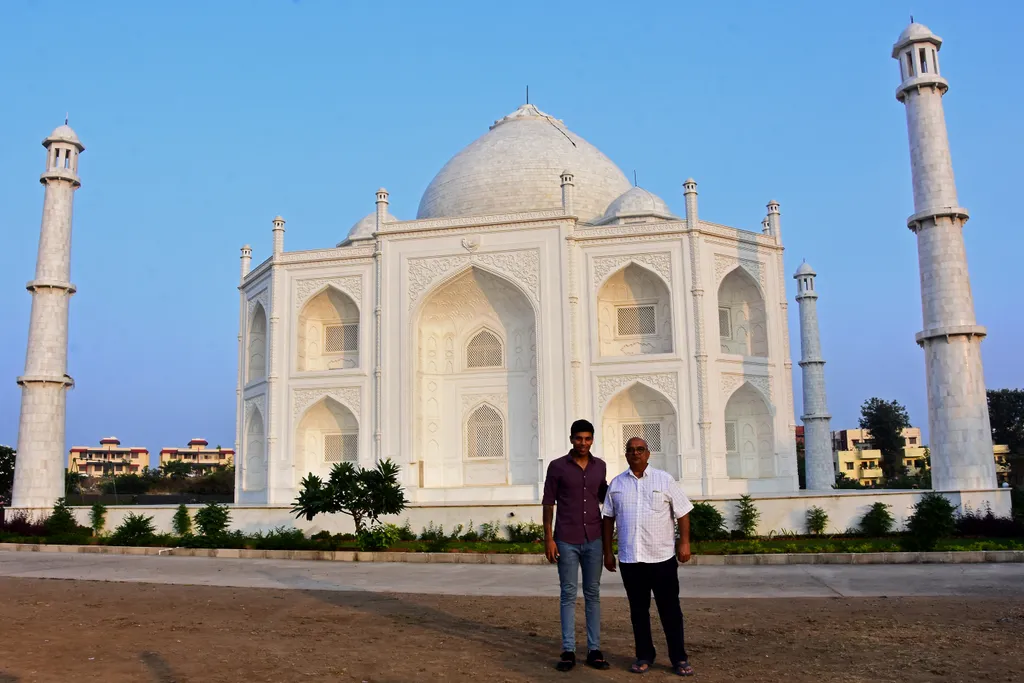 Egy indiai üzletember a Taj Mahal másolatát építette meg feleségének 