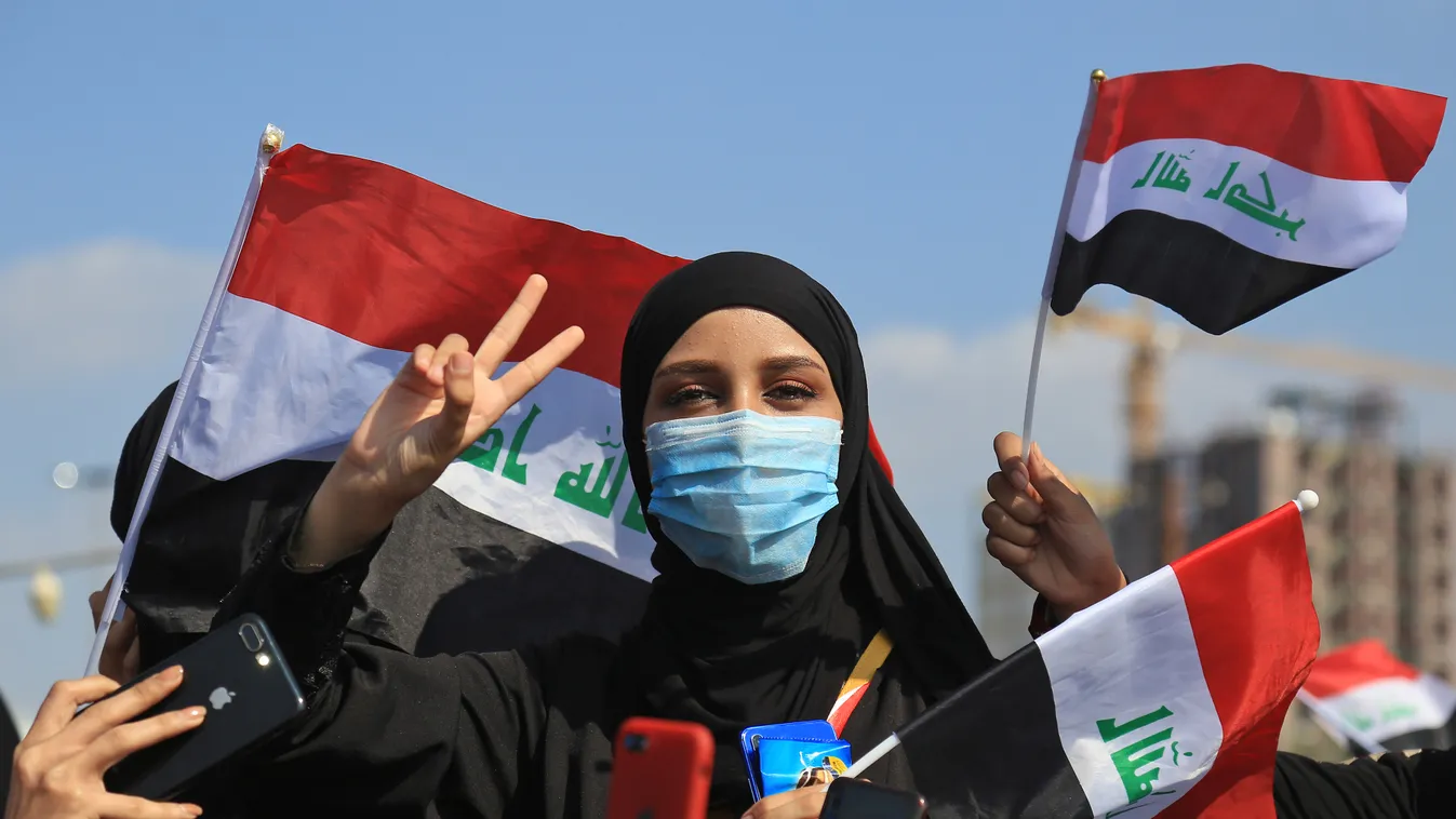 politics TOPSHOTS Horizontal Iraqis take part in ongoing anti-government protests in the central city of Karabala on October 31, 2019. - Iraq's leaders scrambled to produce a solution to mounting protests demanding the ouster of Prime Minister Adel Abdel 