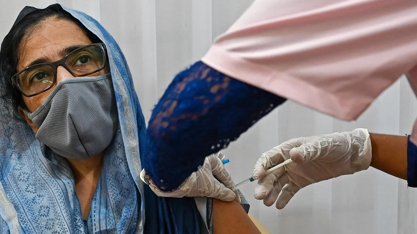 koronavírus elleni vakcina oltás India 