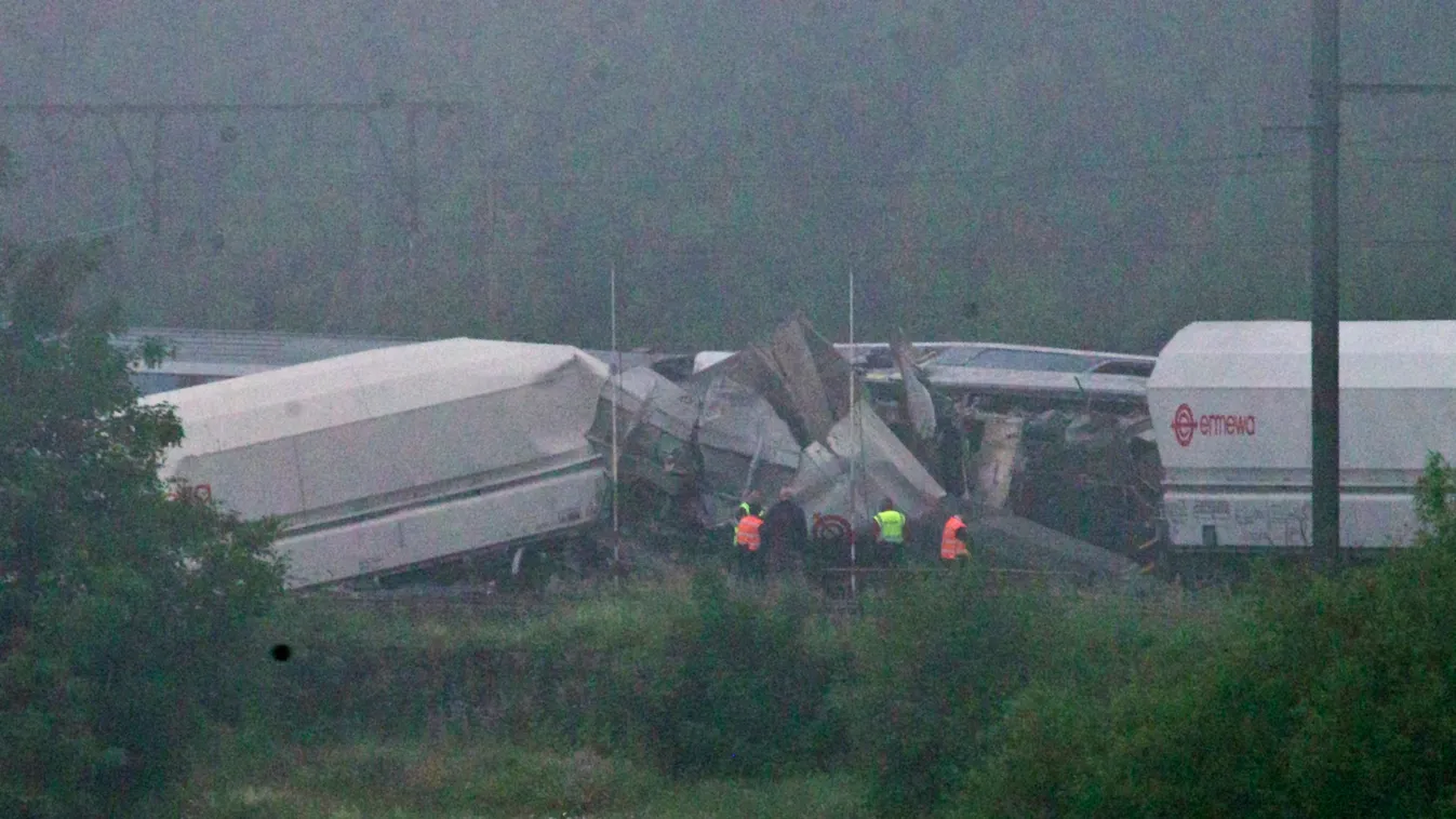 Hermalle-sous-Huy, 2016. június 6.
A vonatbaleset helyszíne a belgiumi Hermalle-sous-Huy településen, ahol tehervonatba rohant egy személyvonat 2016. június 5-én éjjel. A  balesetnek három halálos áldozata és legkevesebb 30 sérültje van. A felvétel 2016. 