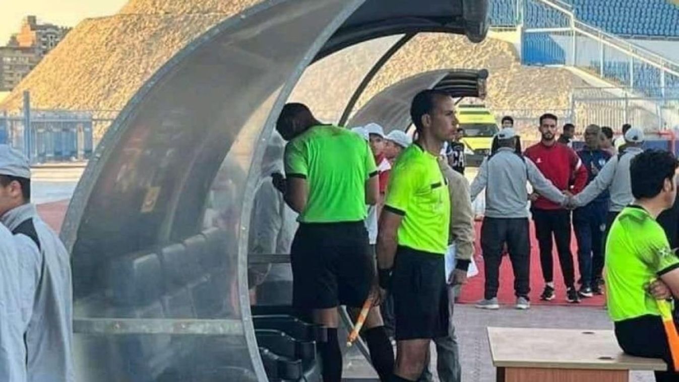 játékvezető, egyiptomi foci, Mohamed Faruk, mobiltelefon 