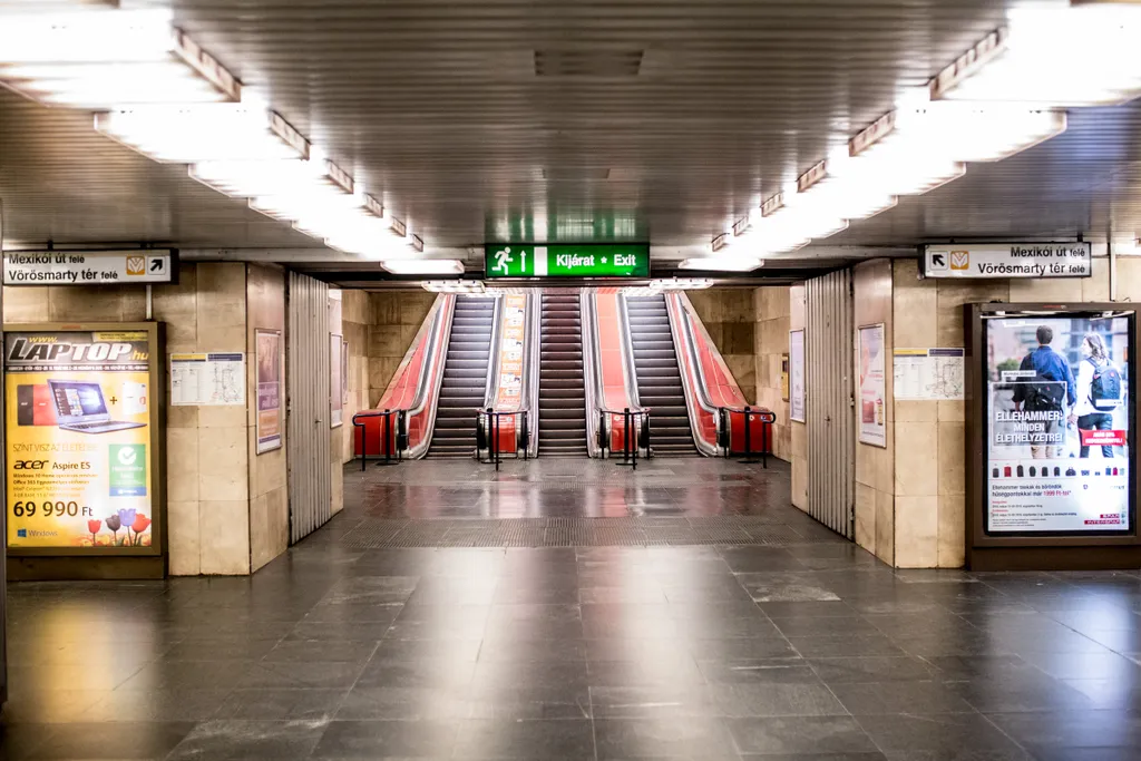 éjszakai metrólátogatás, M2 Deák tér- Kossuth tér, GALÉRIA 