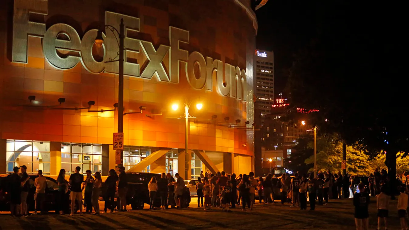 Milwaukee Bucks. Memphis Grizzlies NPSTrans toppic Oct 5, 2021; Memphis, Tennessee, USA; Fans wait outside of FedExForum after a fire stopped play during the third quarter of a game between the Memphis Grizzlies and the Milwaukee Bucks. M 