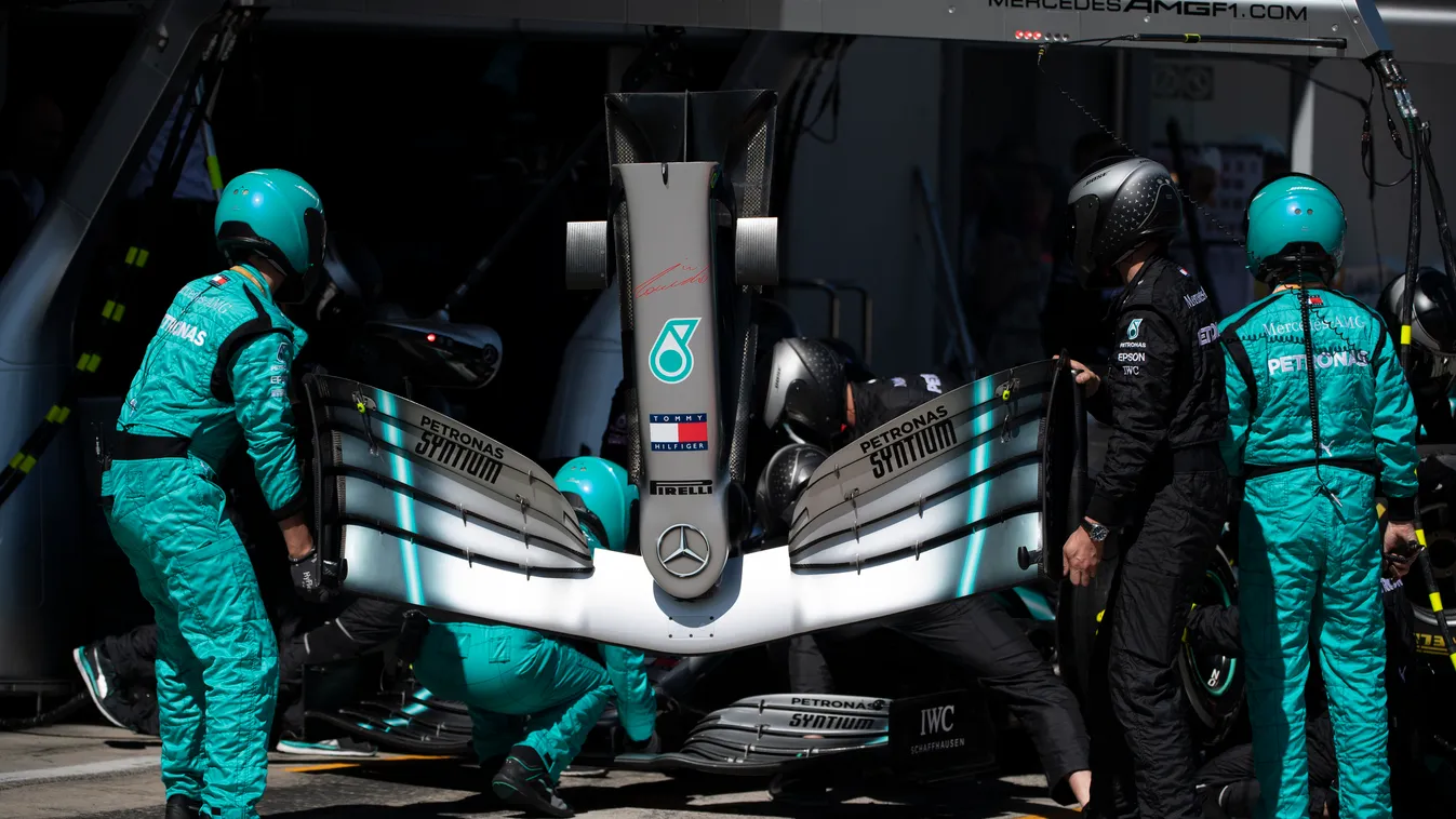 Forma-1, Osztrák Nagydíj, Lewis Hamilton, Mercedes, első szárny, szárnycsere 