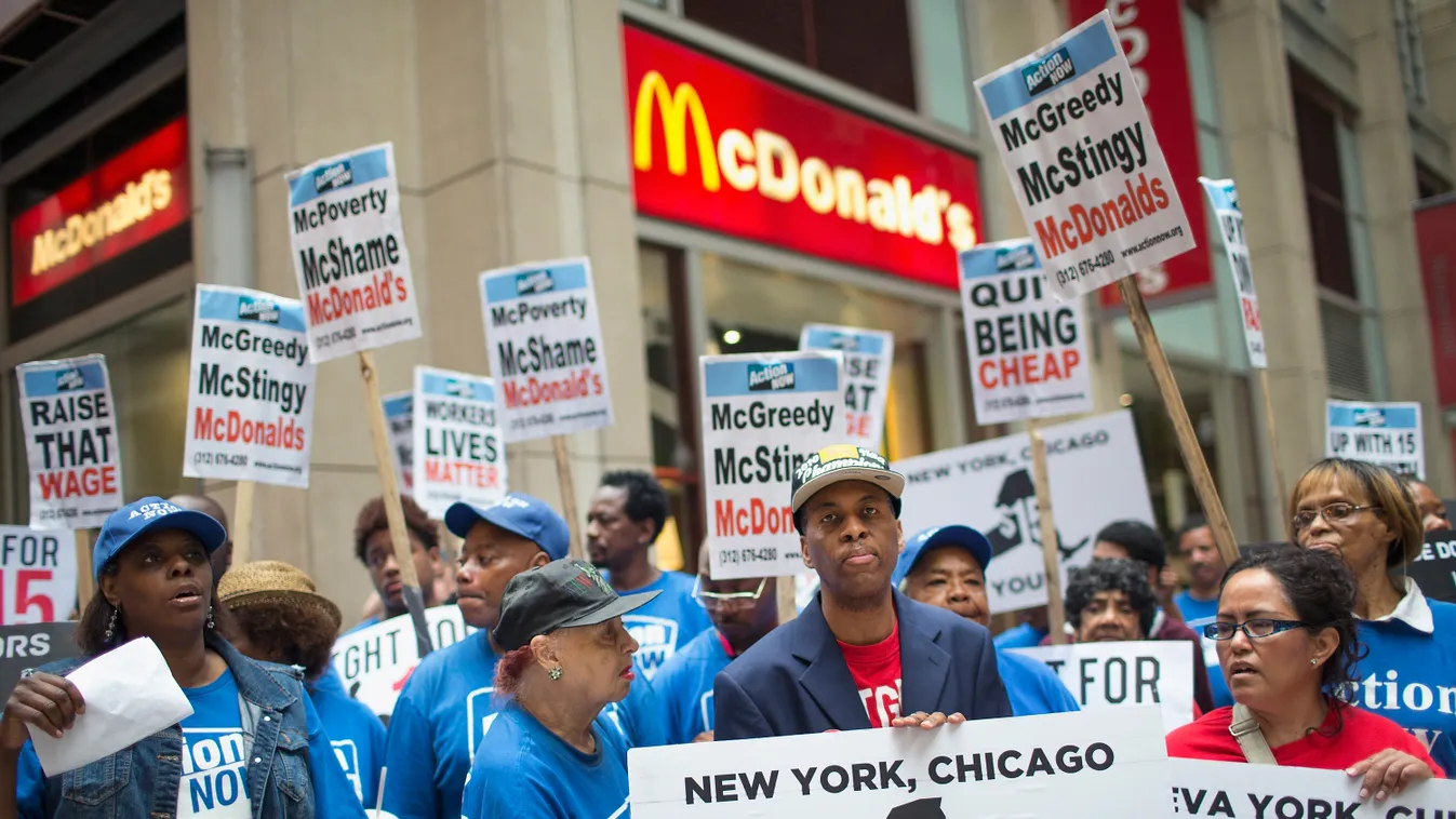 Chicago Fast Food Workers Rally For $15 Minimum Wage GettyImageRank1 Community Labor HORIZONTAL Protest OCCUPATION USA RESTAURANT Illinois Chicago - Illinois MCDONALD'S Strike - Industrial Action POLITICAL ACTIVIST Employment Issues Wages Loop FAST FOOD m