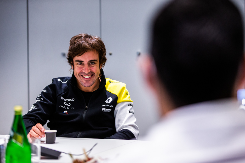 Forma-1, Fernando Alonso, Renault, Viry-Chatillon, meeting 