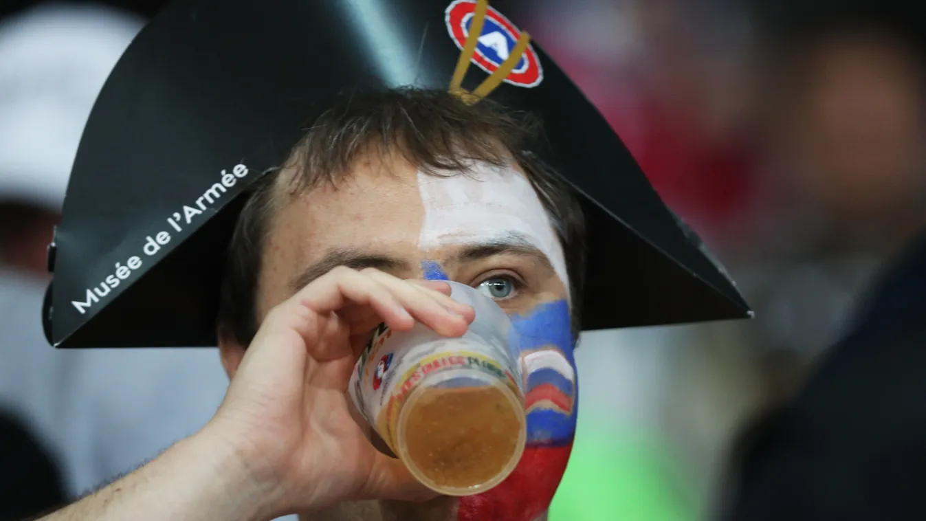 Söröző szurkoló, UEFA Euro 2016. Russia vs. Slovakia hat glass costume drink landscape beer HORIZONTAL uefa european championship three-corner hat euro cup 2016 napoleon 