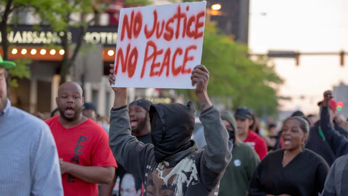 Protests Break Out After Cleveland Police Officer's Acquittal GettyImageRank2 End SQUARE Fire React Charging People SOCIAL ISSUES HORIZONTAL Protest Police Force USA CAR Ohio Cleveland - Ohio LAW Protestor MANSLAUGHTER 2015 Tower City Shooting - Crime Cha