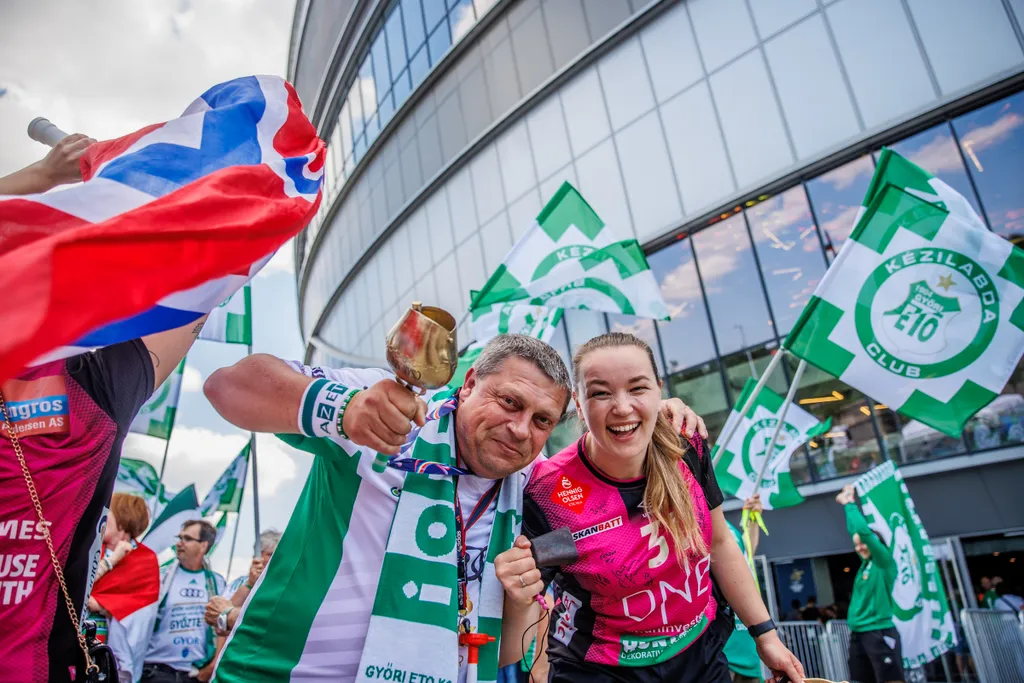 női kézilabda BL Final Four Budapest, MVM Dome,  női kézilabda,  Bajnokok Ligája négyes döntő, 2023,  EHF FINAL4 WOMEN 2023, Győr, győri szurkolók 