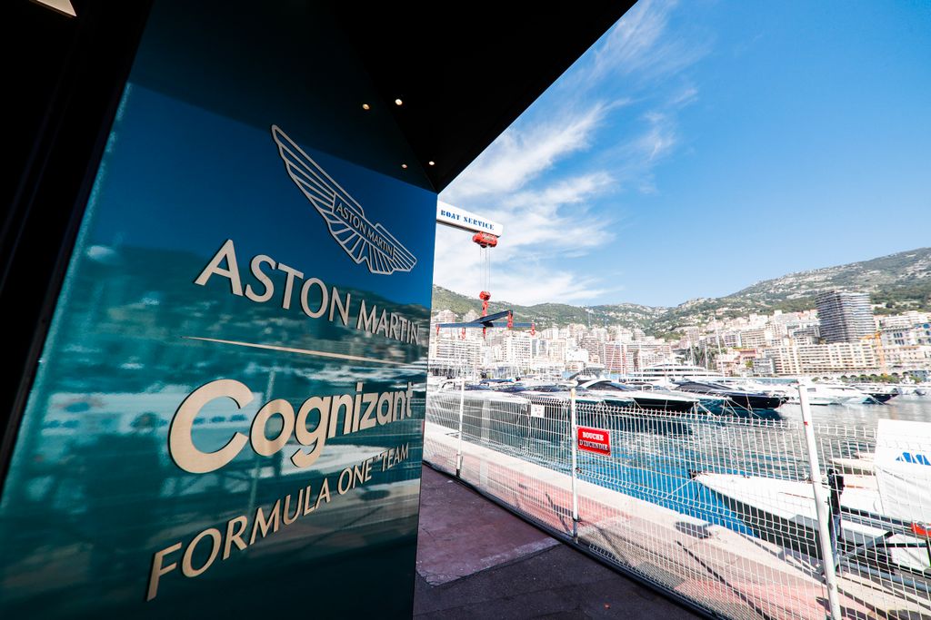 Forma-1, Monacói Nagydíj, szerda, Aston Martin, logó, kikötő, yacht 