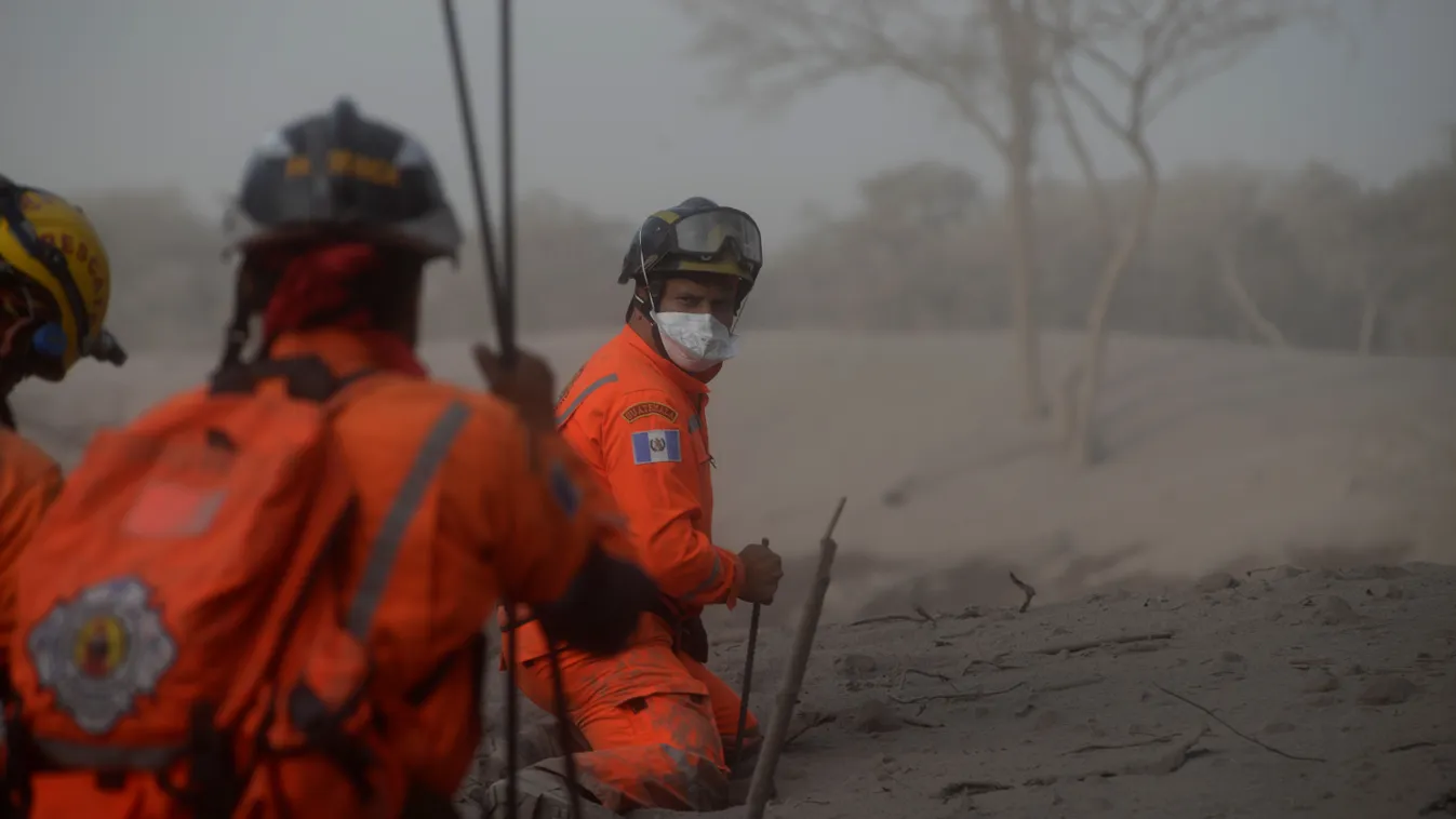 Guatemala volcanic eruption kills 69 natural disaster VOLCANO Disaster CASUALTY Guatemala 2018 photography volcanic eruption Guatemala City Fuego Volcano 