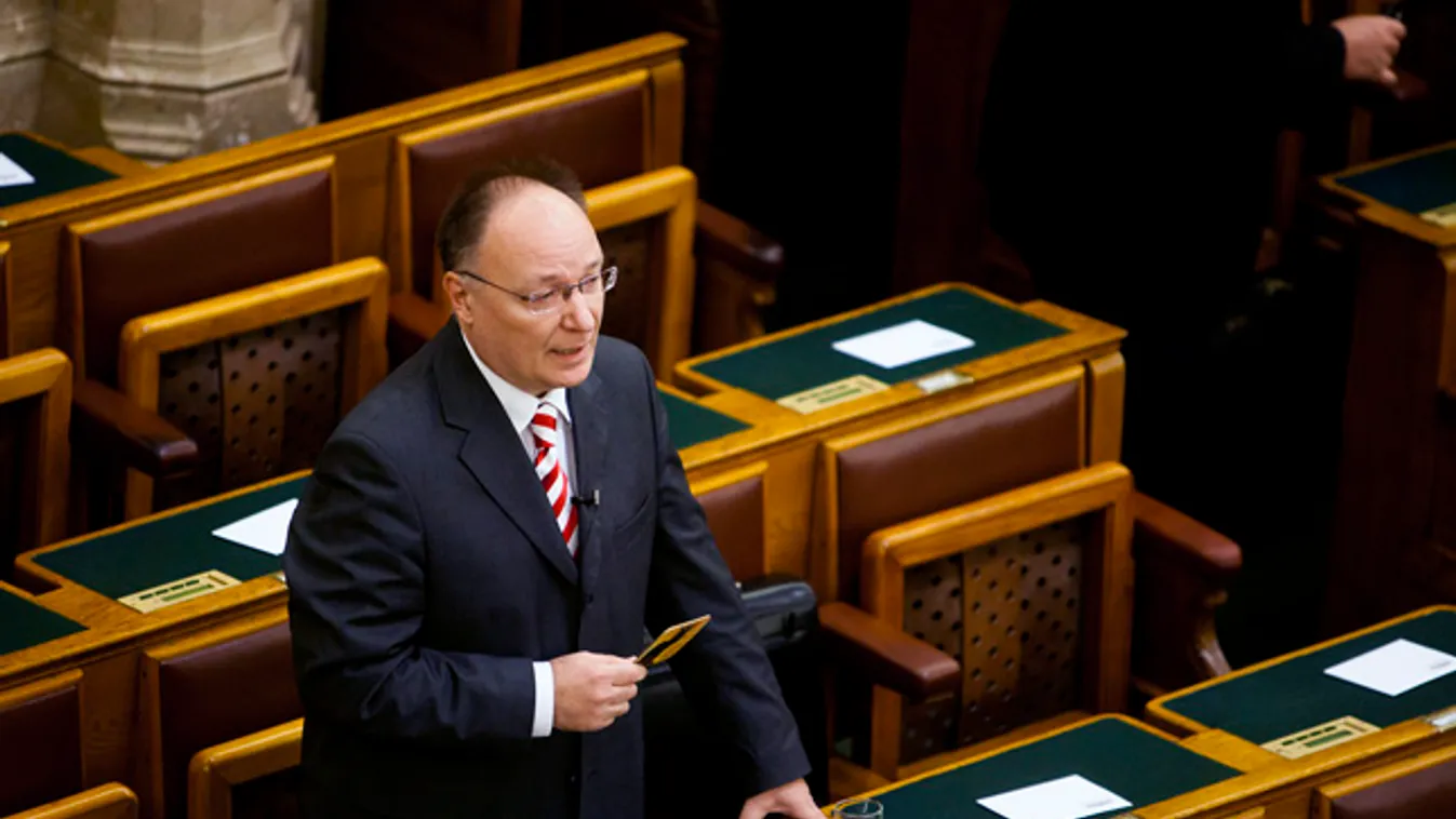 Burány Sándor, parlament, országgyűlés, plenáris ülés