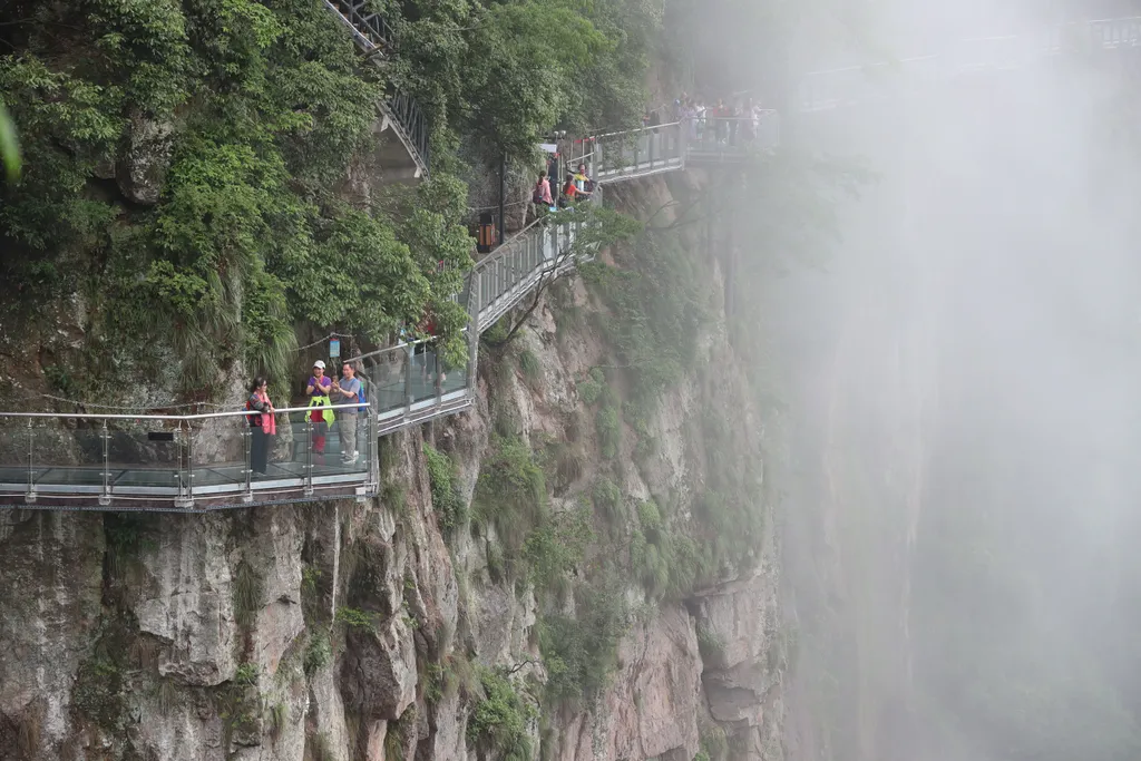 Lingyundu glass trestle opens to public in east China China Chinese Zhejiang Ningbo glass trestle glass trestle Lingyundu Xuedou Mountain Lingjüntu üvegpadlós sétautat Lingjüntu üvegpadlós sétautat 