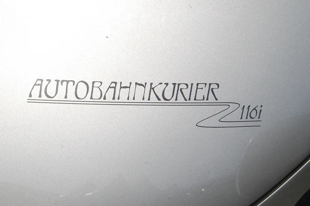 Isdera Autobahnkurier 