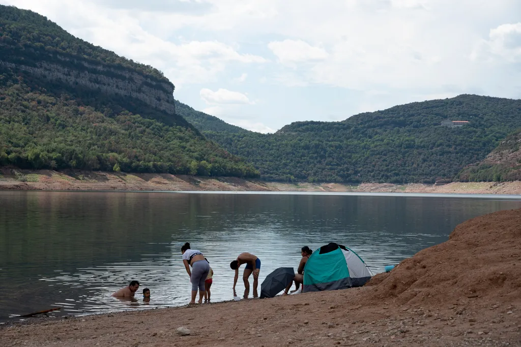 vízben álló templom, drought Horizontal climate rivers weather 