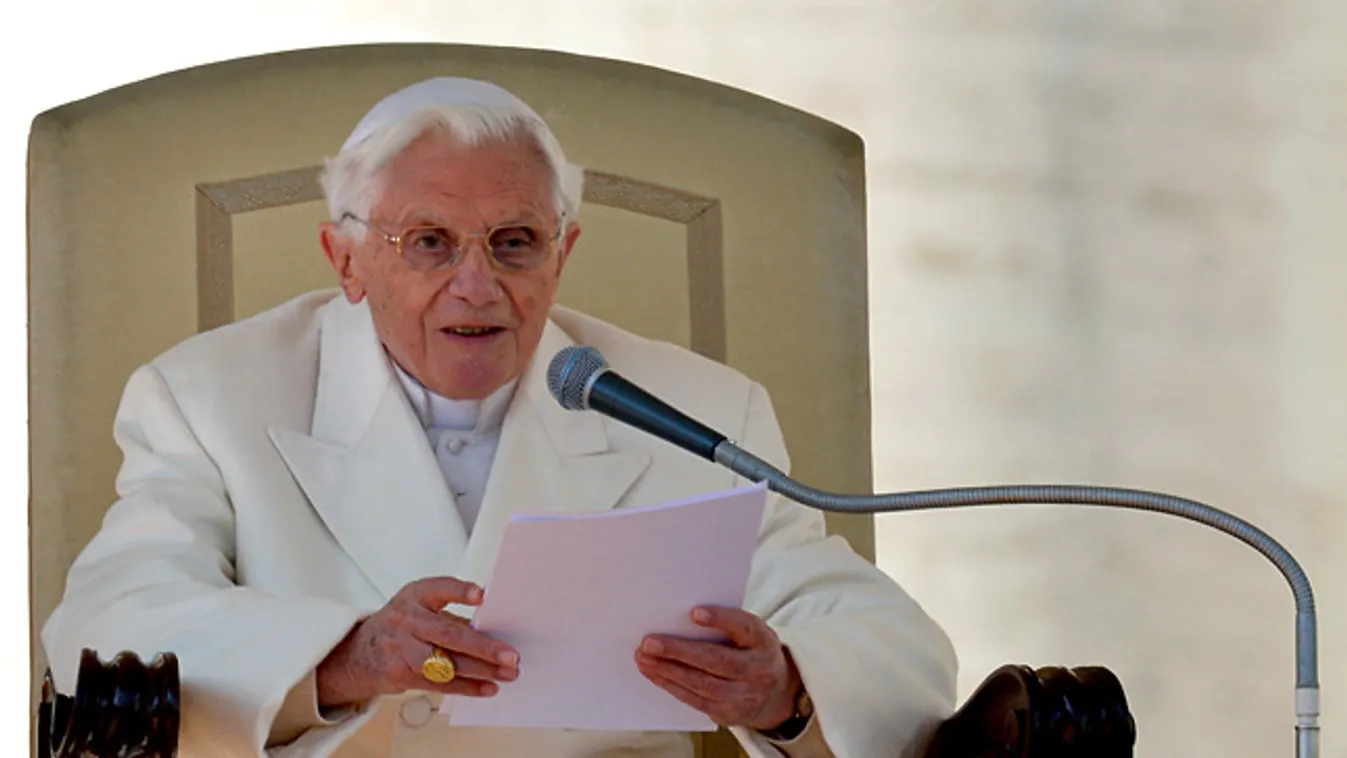 leköszönő pápa, XVI. Benedek, utolsó audiencia, szent Péter tér, vatikán, ünnepsé 