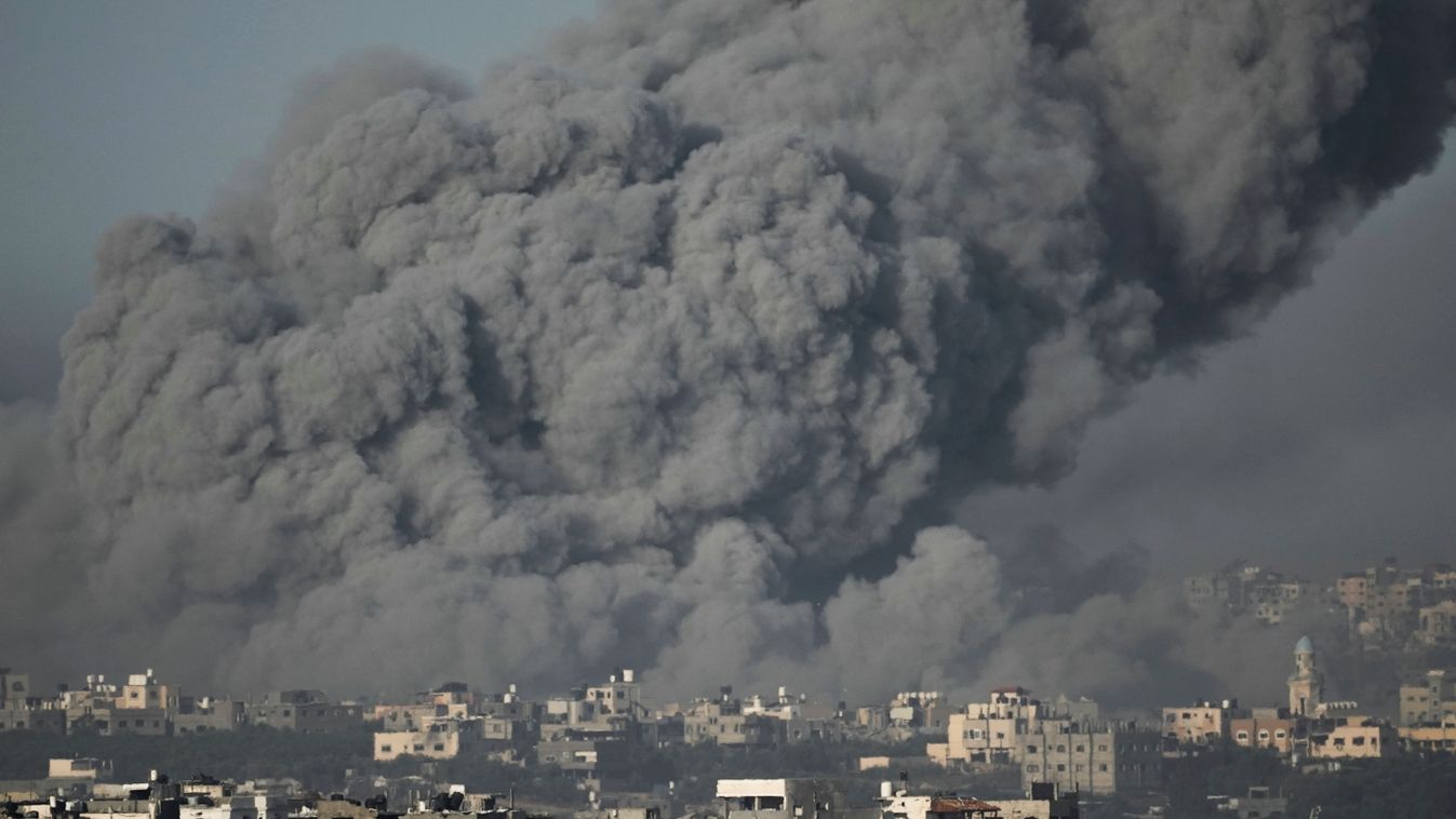 Izrael, Palesztina, háború, izraeli háború, konfliktus, palesztin, 2023.11.23.
Izraeli légitámadás a Gázai övezet északi részén Dél-Izraelből nézve 2023. november 22-én. A Hamász palesztin iszlamista szervezet fegyveresei október 7-én támadást indítottak 