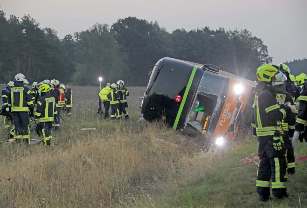 Long-distance bus accident on the A24 Disasters and Accidents Accidents TRAFFIC --- 