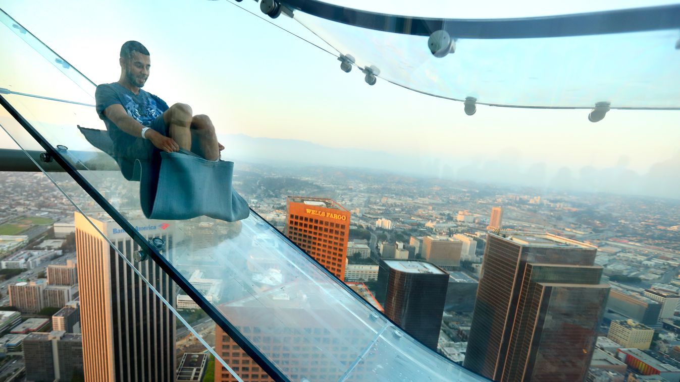 Skyslide Los Angeles csúszda 