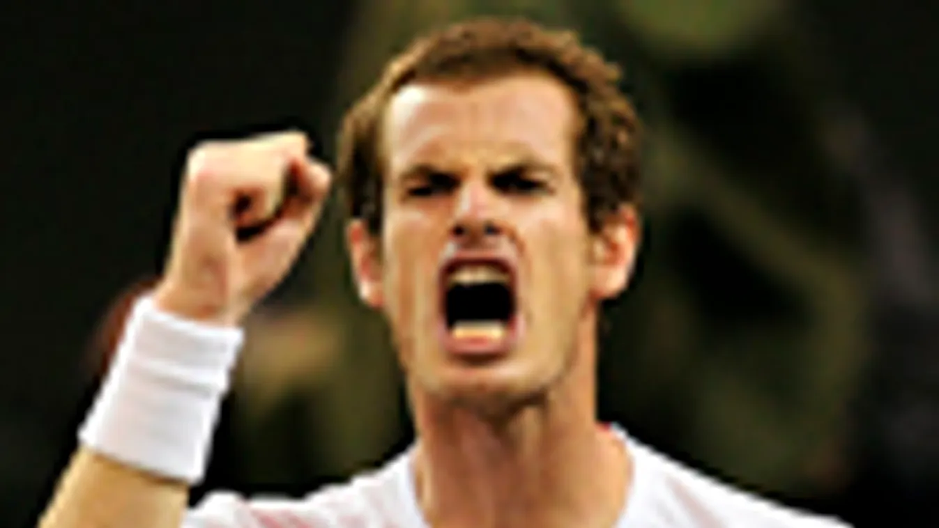 Andy Murray, brit teniszező örül a ciprusi Marcos Baghdatis elleni mérkőzés végén Wimbledonban