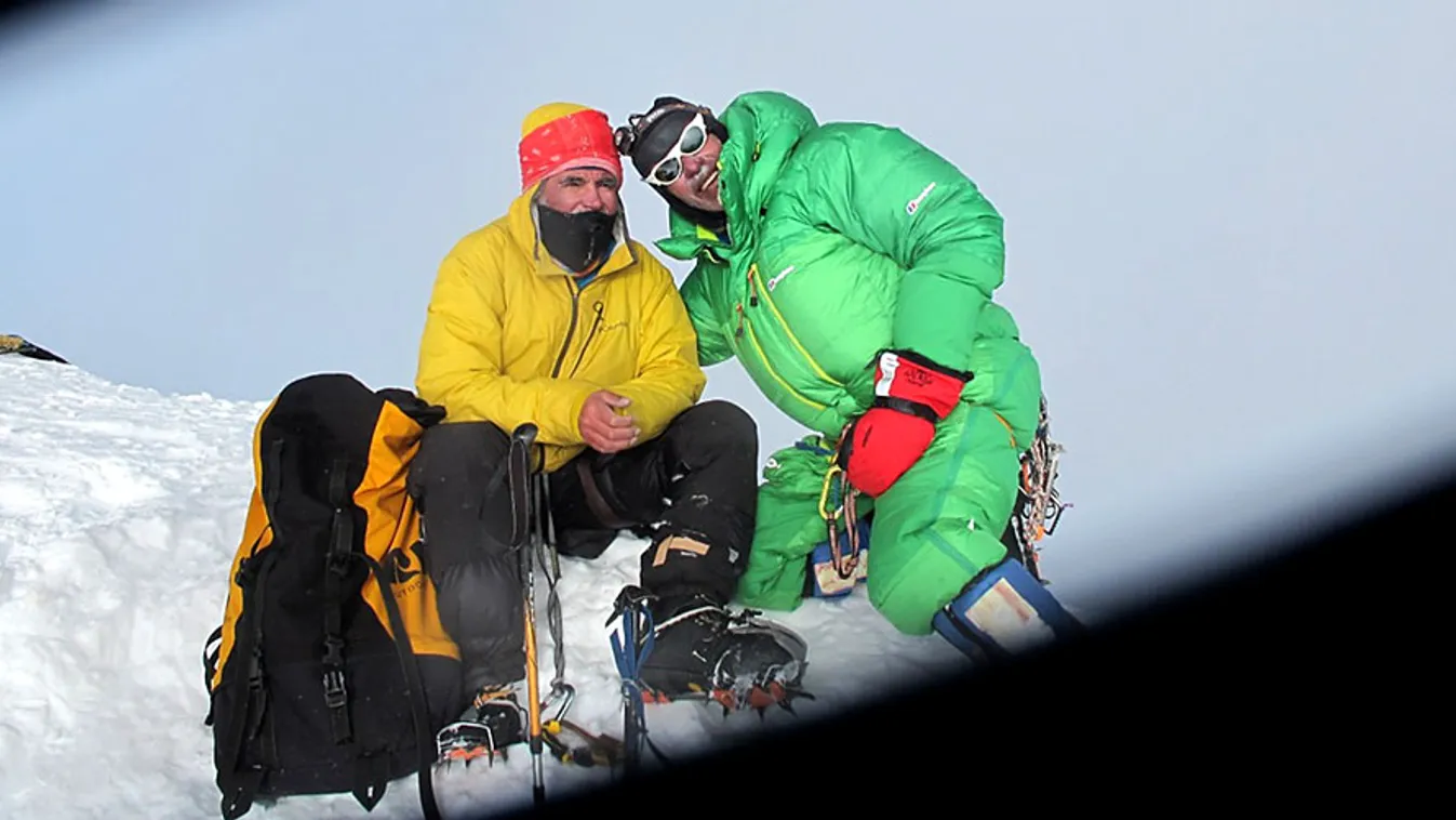 Himalája-expedíció, Kancsendzönga, Erőss Zsolt és Oscar a csúcson