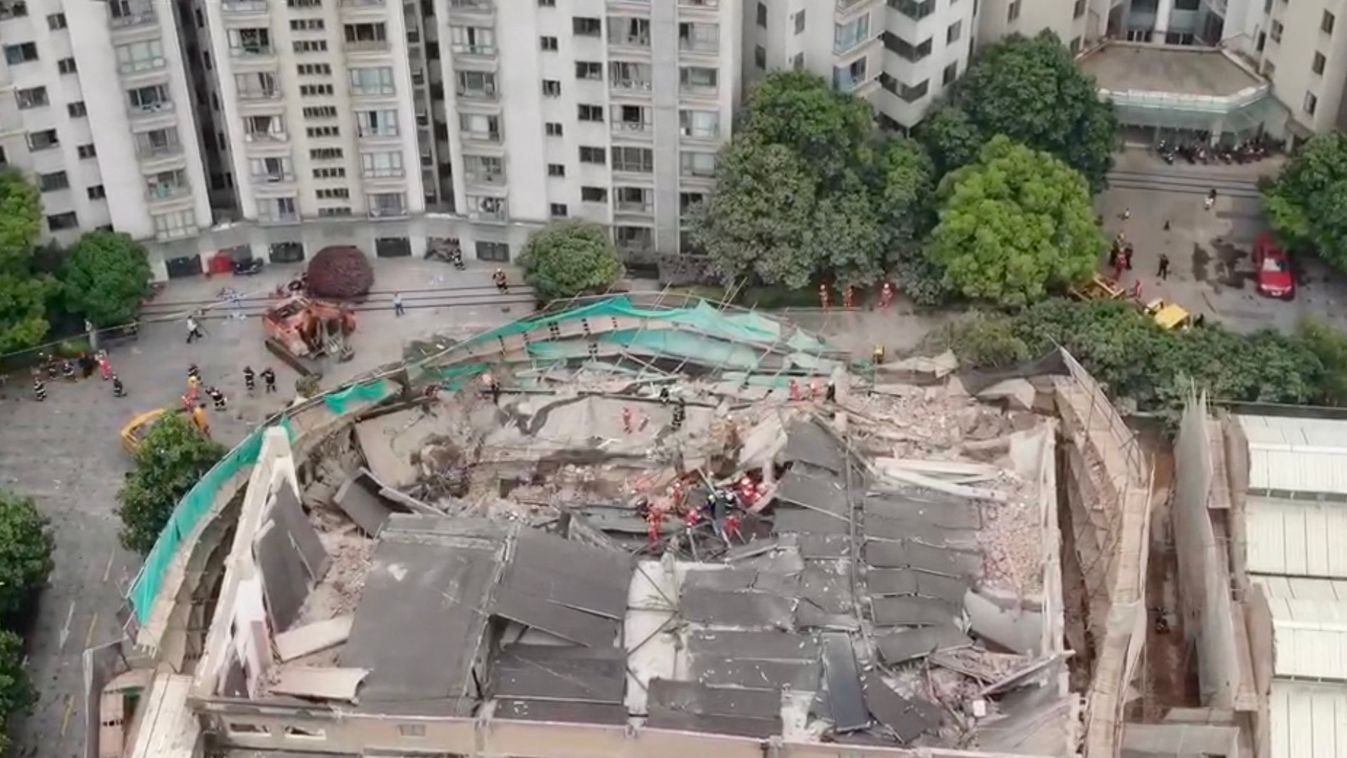 Sanghaj, összedőlt épület 