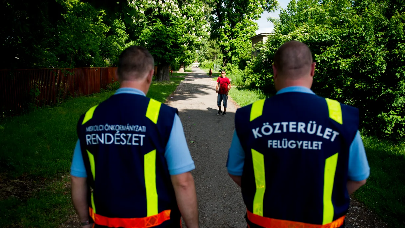 Miskolc Disógyőr számozott utcák kitelepítés cigánytelep szegénynegyed  közterület-felügyelő közterület-felügyelet városrendészet 