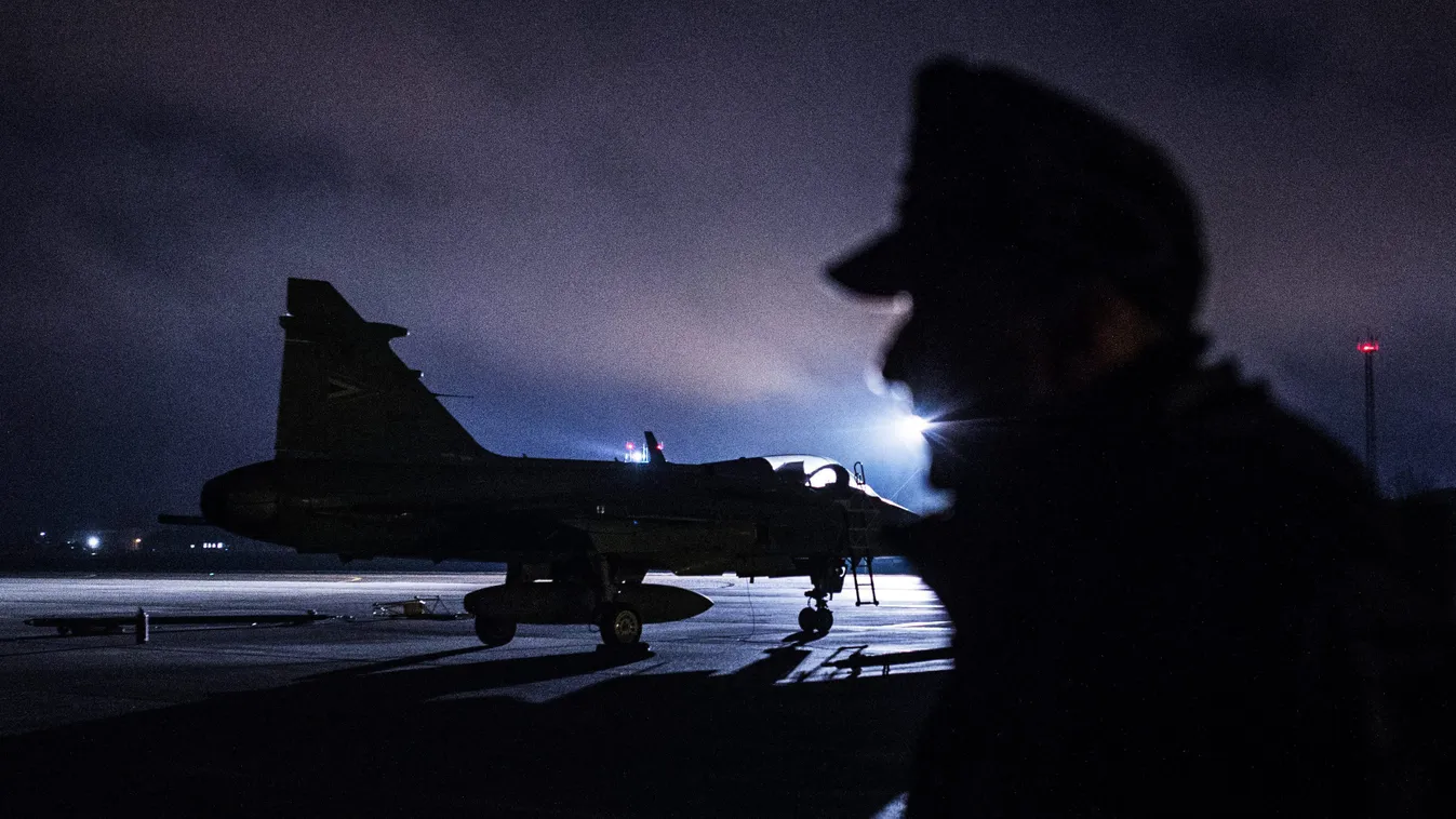 éjszakai felvétel FOTÓ FOTÓTECHNIKA HADI FELSZERELÉS katonai jármű KÖZLEKEDÉSI ESZKÖZ repülőgép TÁRGY vadászgép vadászrepülő vadászrepülőgép 