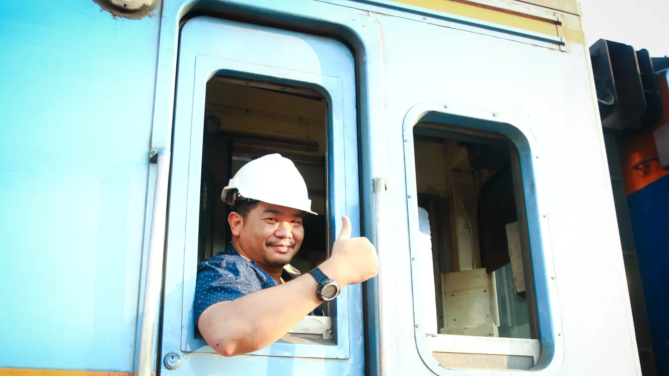 Railroad Engineer
Locomotive firers

USA hamarosan megszűnő szakmák 