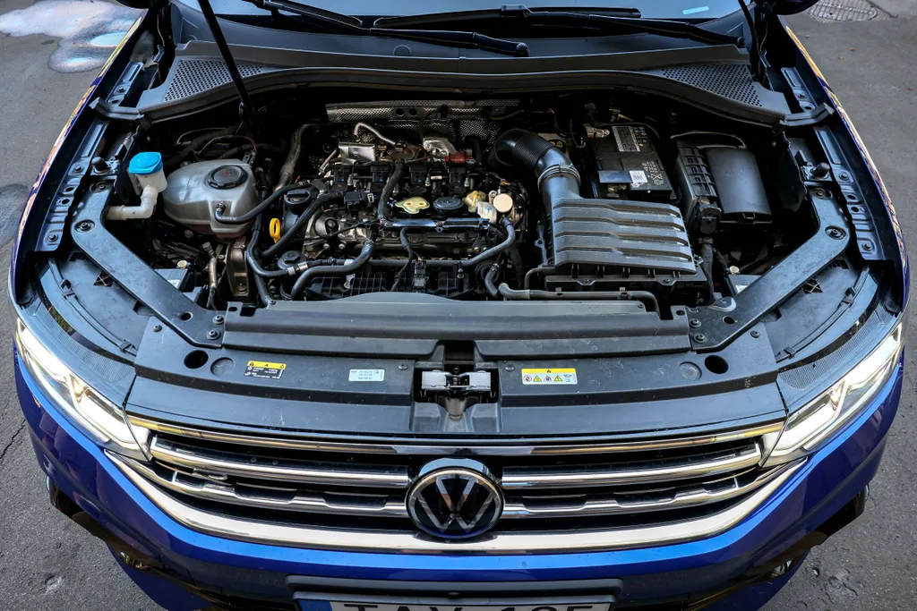 Volkswagen Tiguan R Line, autó, teszt 