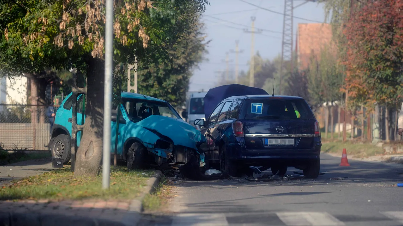 Gyömrő, 2014. november 4.
Baleset helyszíne a Pest megyei Gyömrőn, ahol öten megsérültek, köztük négy gyermek, amikor összeütközött két személygépkocsi 2014. november 4-én.
MTI Fotó: Mihádák Zoltán 