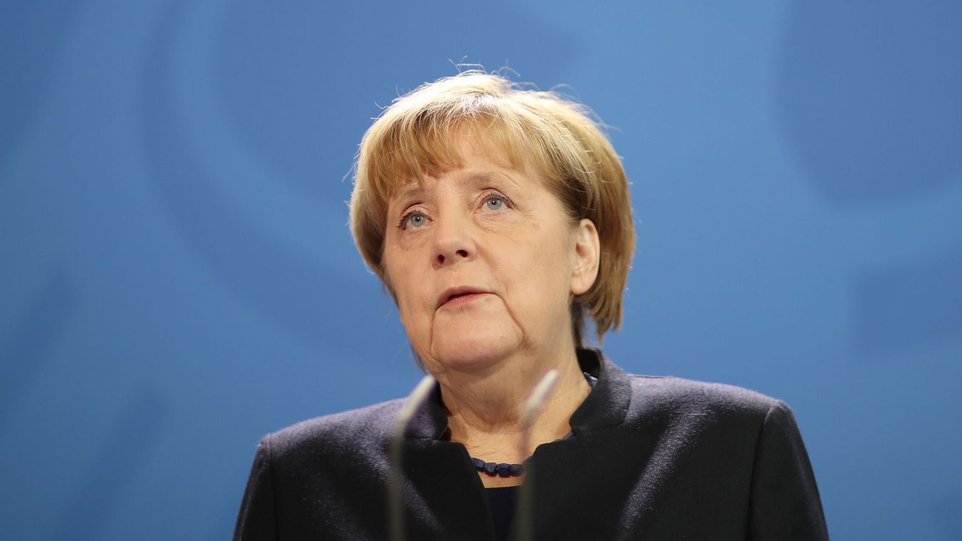 Angela Merkel német kancellár sajtótájékoztatót tart a berlini terrortámadás utrán 