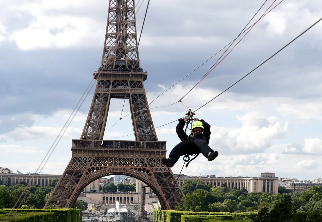 Eiffel-torony drótkötélpálya 