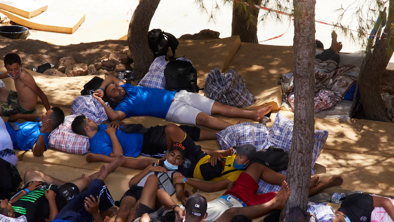 Lampedusa, bevándorló, menekült, menekültválság, migráns, tábor, menekülttábor 