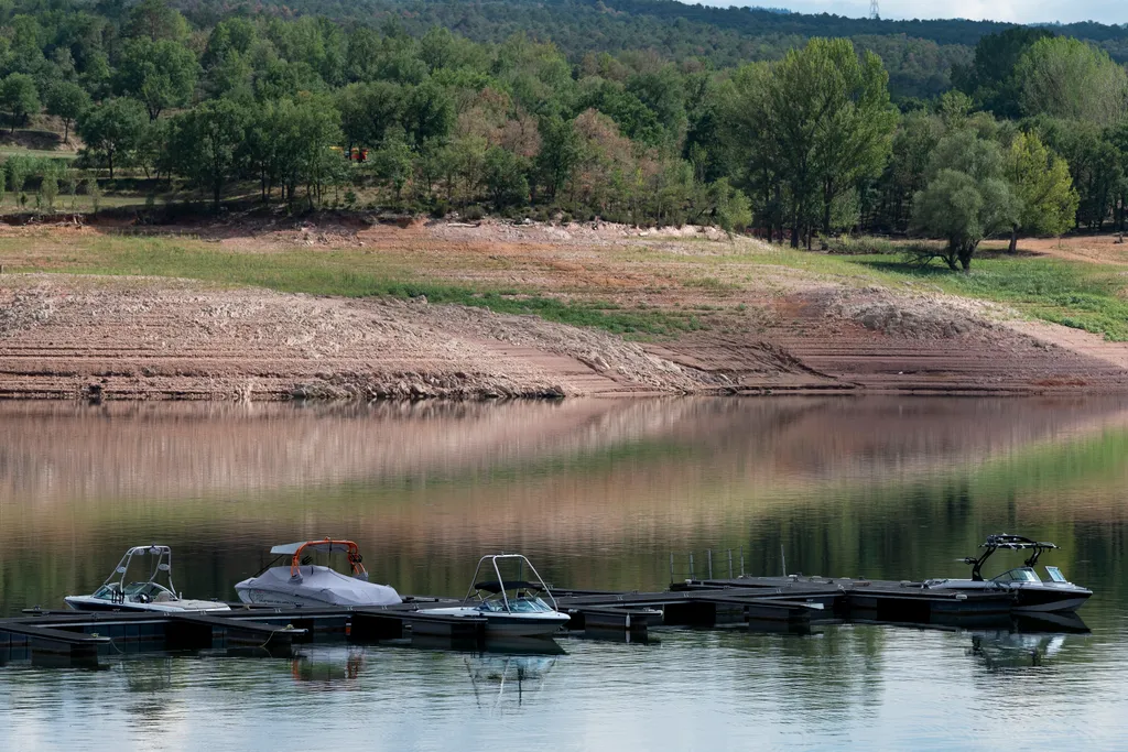 vízben álló templom, drought Horizontal climate rivers weather 