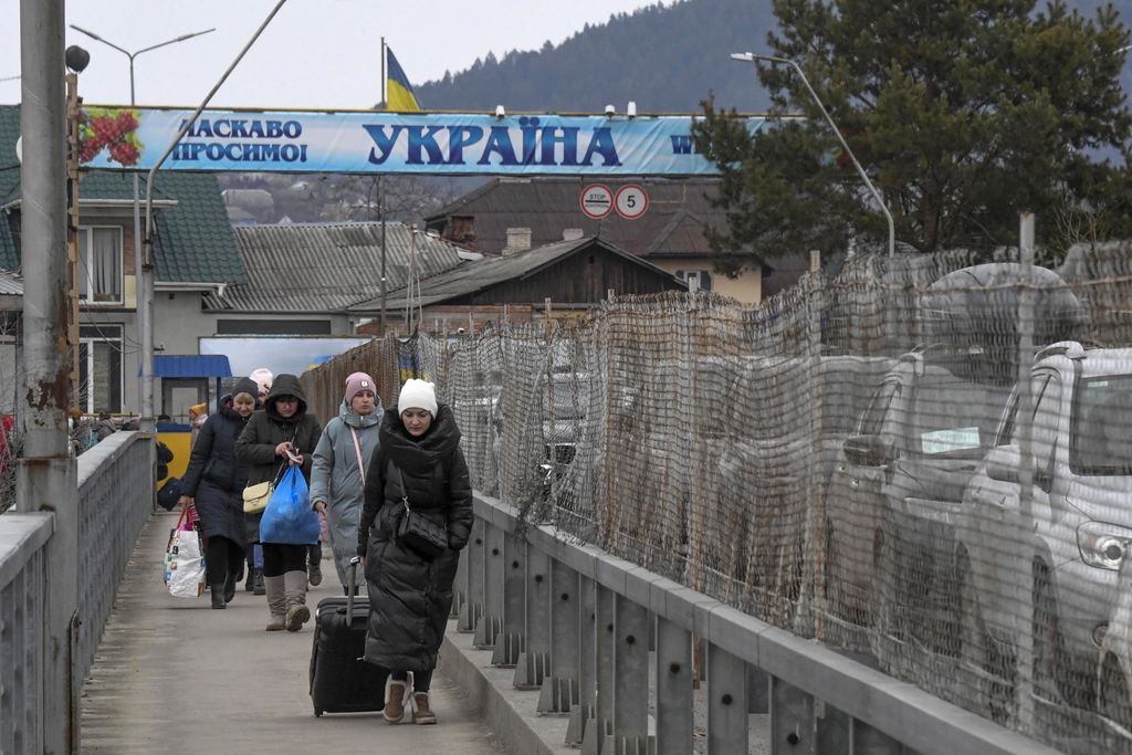 Ukrán válság 2022, orosz, ukrán, háború, Moldva, határ, átkelő, határátkelő, menekülők, menekültek 