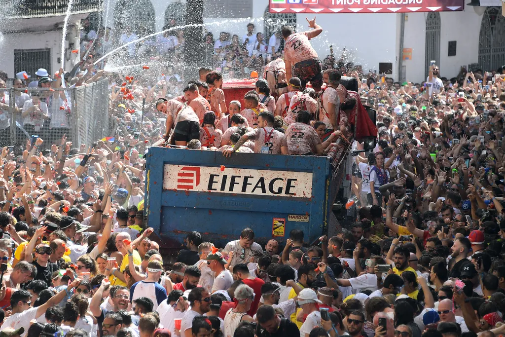 Tomatina, La Tomatina, paradicsom, fesztivál, csata, Paradicsomcsata, rendezvény, őrült, buli, Spanyolország, Bunol 