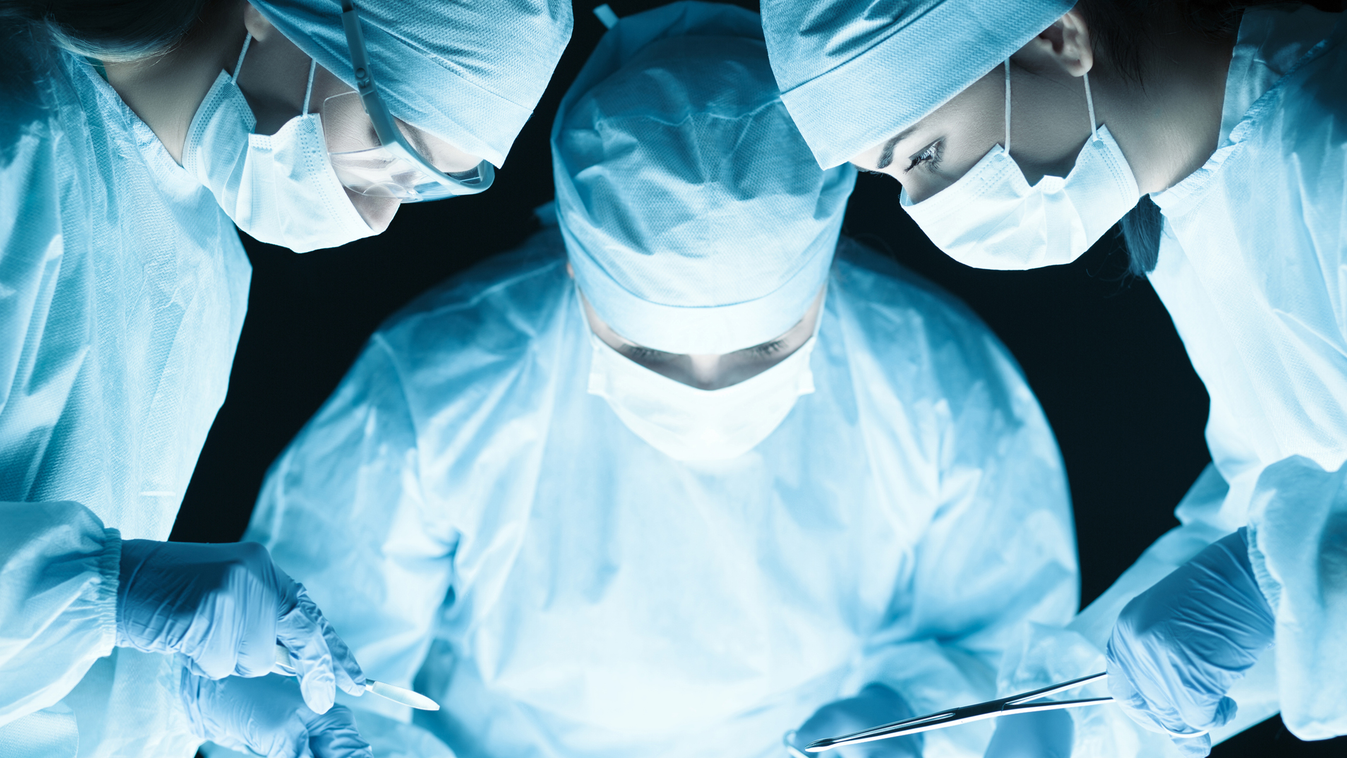 Műtét Dr.Life Hatvan kilós tumor távolítottak el egy férfi testéről 