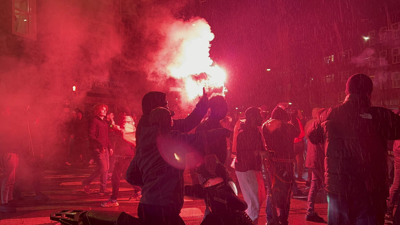 Dutch police intervene as fans of Morocco celebrate victory 2022, Amsterdam, Celebrate, Morocco, Netherlands, police, Soccer Horizontal, Marokkó, szurkolók 