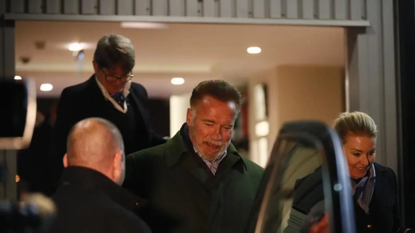 Arnold Schwarzenegger, Budapest, repülő, Andy Vajna, temetés 