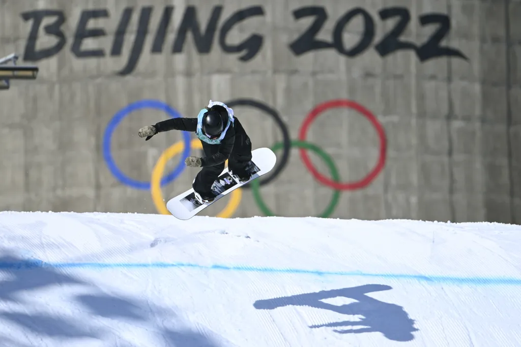 KOZUBACK Kamilla, téli olimpia 2022, snowboard, hódeszka big air selejtező 